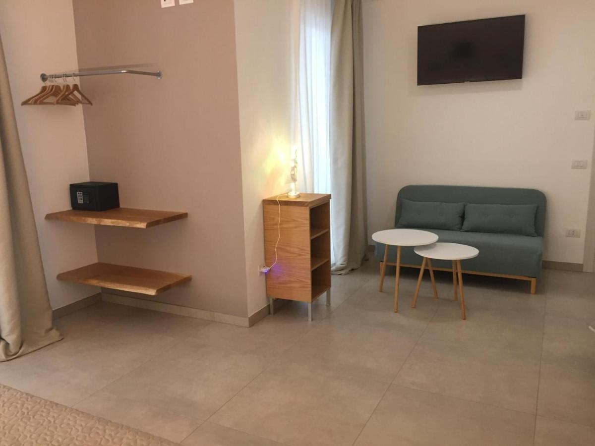 Le Rondini House Hotell Monopoli Exteriör bild