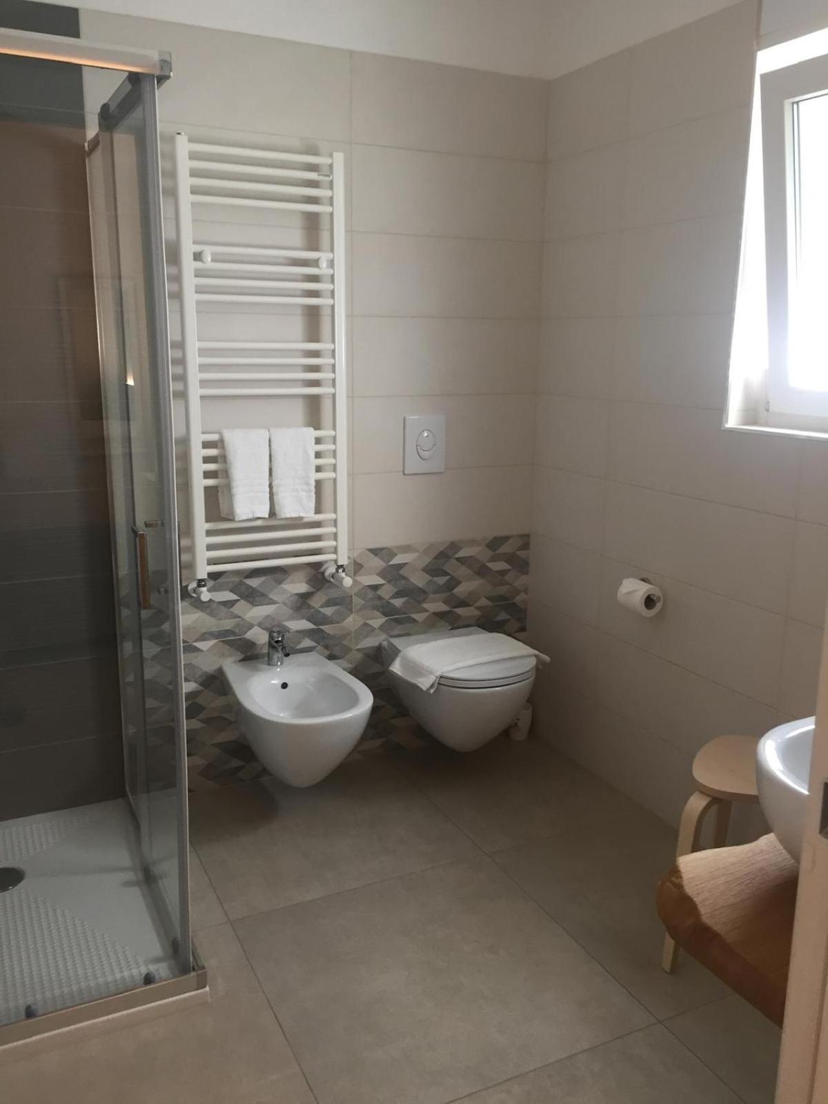 Le Rondini House Hotell Monopoli Exteriör bild